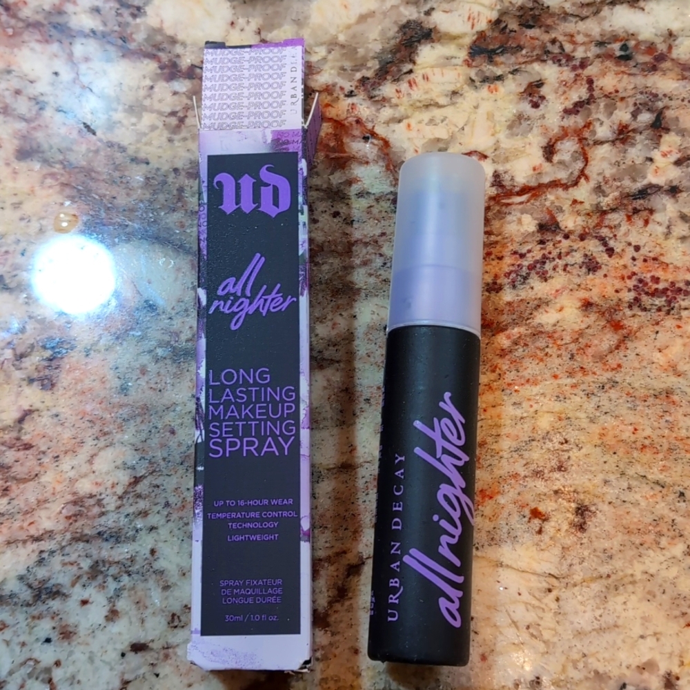 Urban Decay setting spray